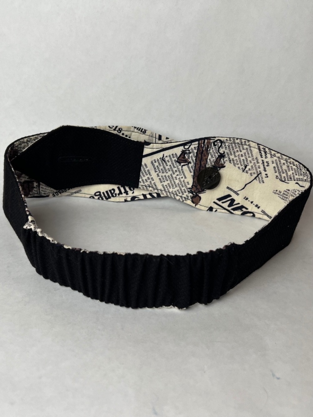 One-of-a-Kind Handmade Reversible Cinch Belt โ Newspaper Print & Solid Black - Picture 4 of 4